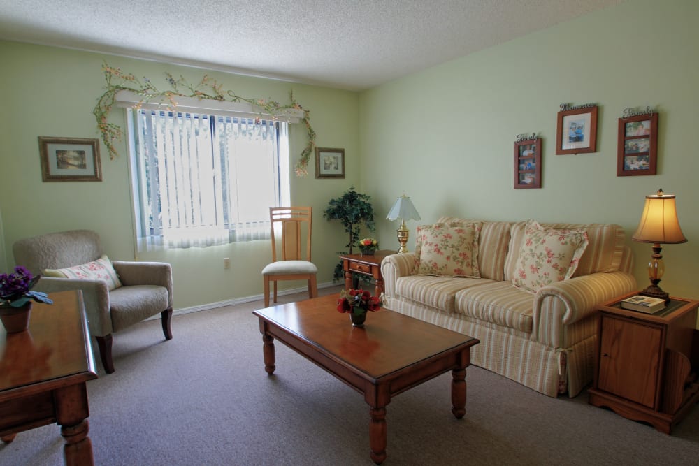 A bright living room at Bradenton Oaks in Bradenton, Florida