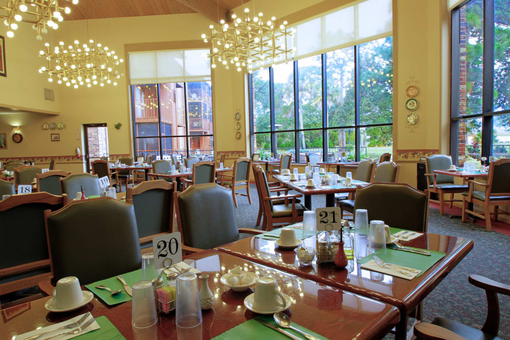 Dining room at Renaissance Retirement Center in Sanford, Florida