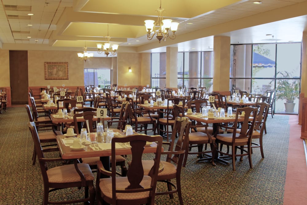 Restaurant-style dining at Spring Haven in Winter Haven, Florida