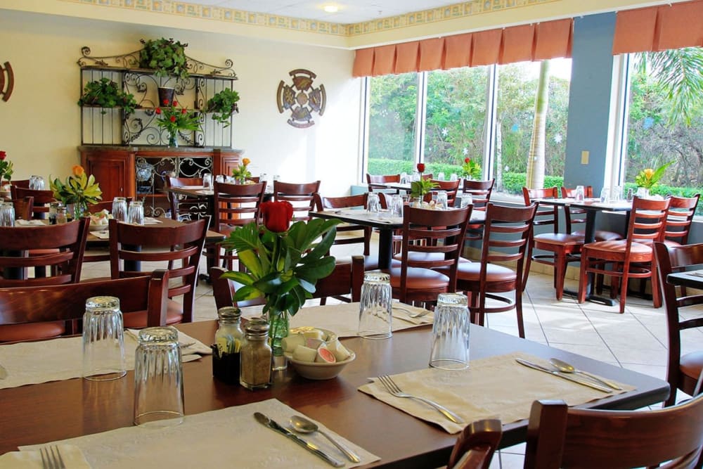Dining at Balmoral Assisted Living in Lake Placid, Florida