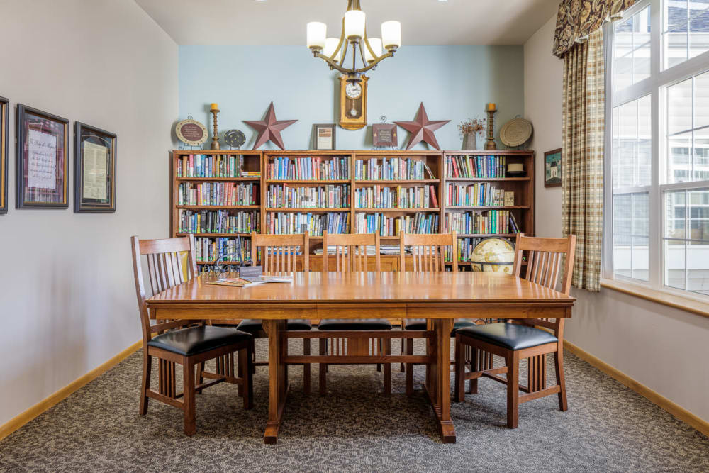 Community room with books at Glenwood Place in Marshalltown, Iowa.