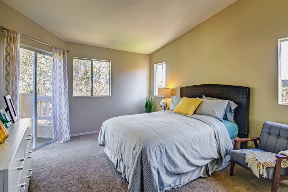 Plush carpeting in a model home's bedroom at Sofi Canyon Hills in San Diego, California