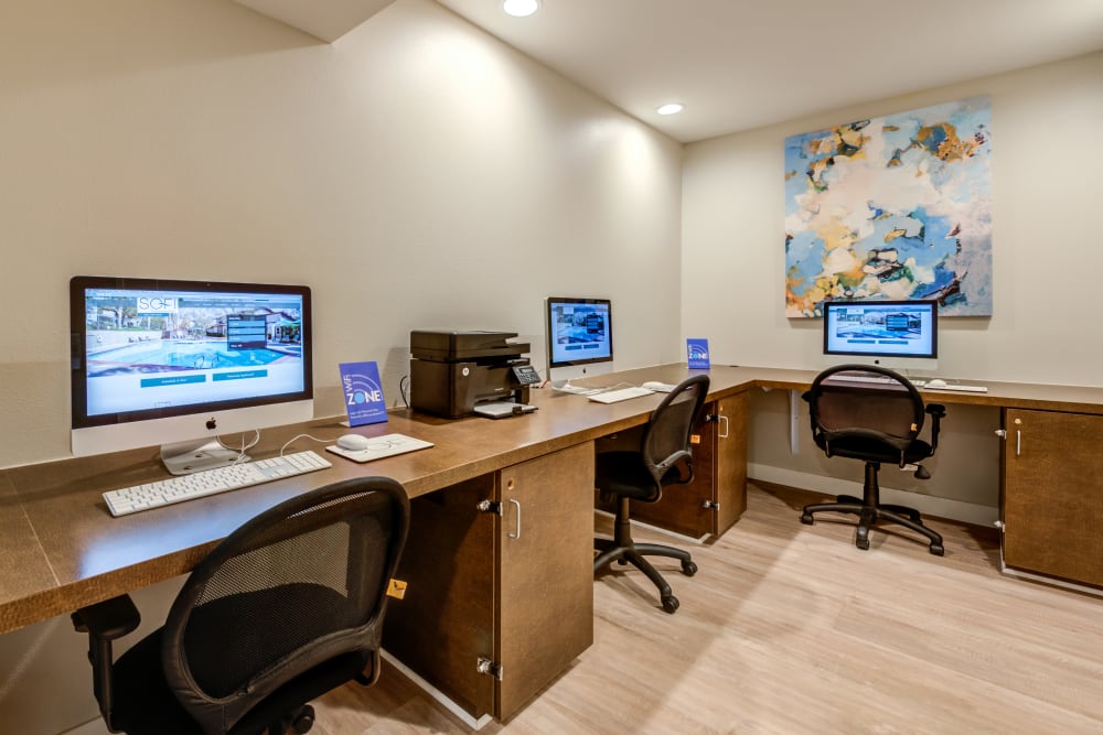 Business center with computers for resident use at Sofi Thousand Oaks in Thousand Oaks, California