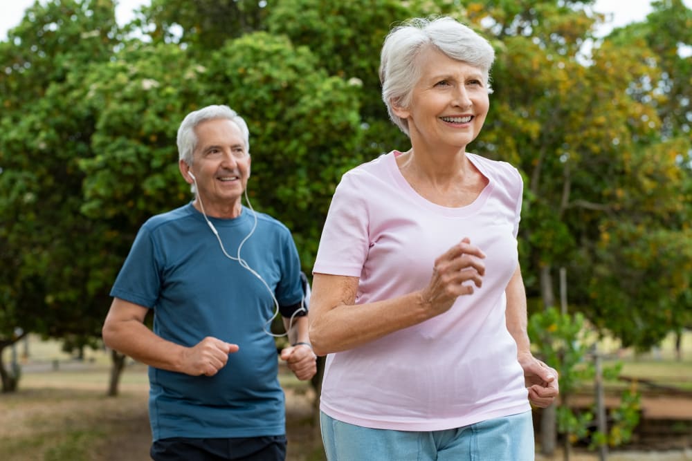 Active residents jogging at The Peninsula Assisted Living & Memory Care in Hollywood, Florida