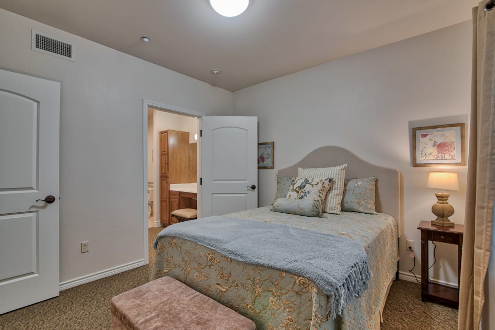 A very spacious bedroom at Pelican Bay in Beaumont, Texas