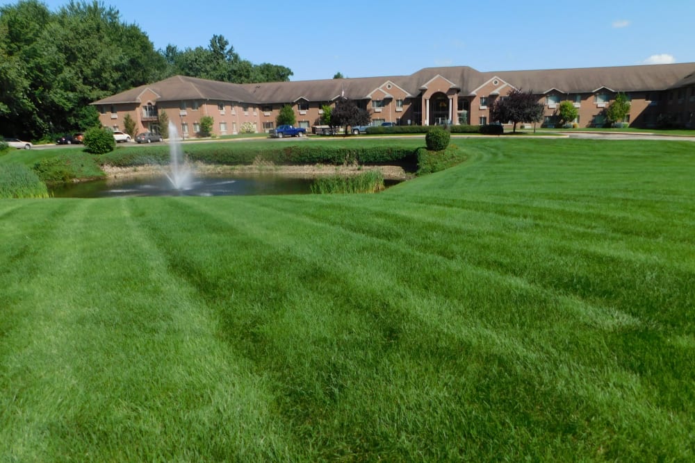 Sunny green lawn at Brentwood at Elkhart in Elkhart, Indiana