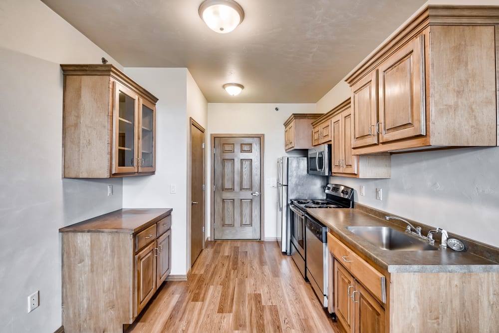 A full kitchen at Allouez Sunrise Village in Green Bay, Wisconsin