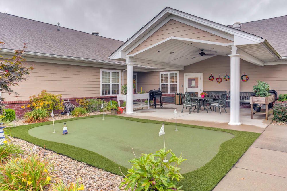 Putting green for residents at The Willows at Hamburg in Lexington, Kentucky