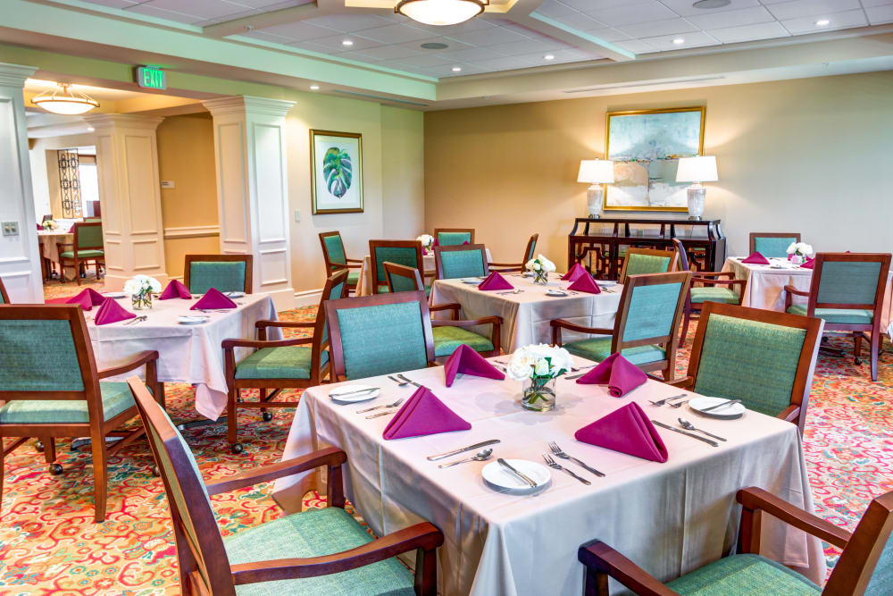 佛罗里达州博卡拉顿的子午线餐厅，餐厅式餐桌金博app188金宝慱图片
