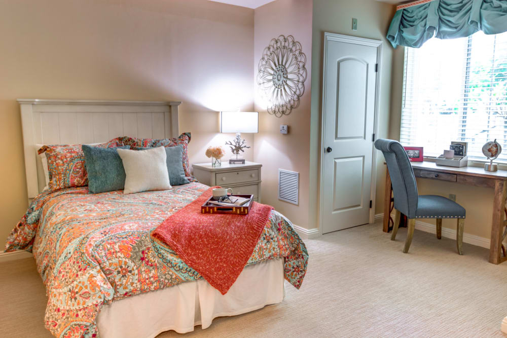 佛罗里达州博卡拉顿市博卡拉顿Meridian酒店的单人卧室金博app188金宝慱图片