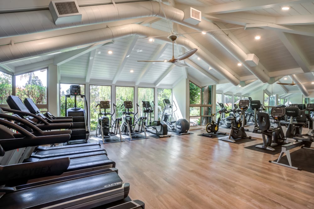 Fitness center at Glenbrook Apartments in Cupertino, California