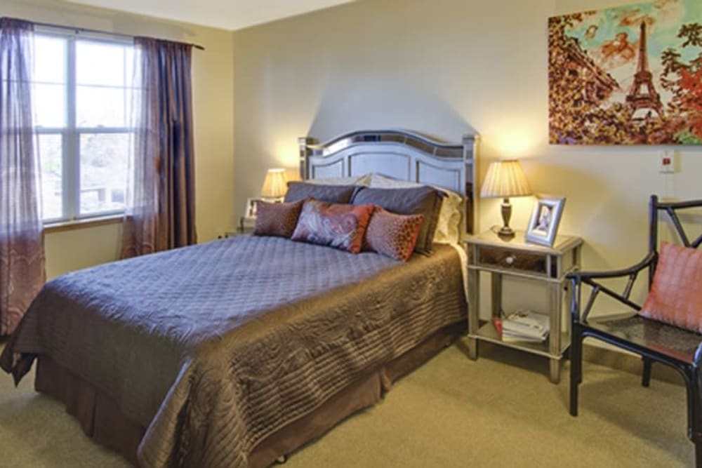 Cherry Park Plaza apartment bedroom in Troutdale, Oregon