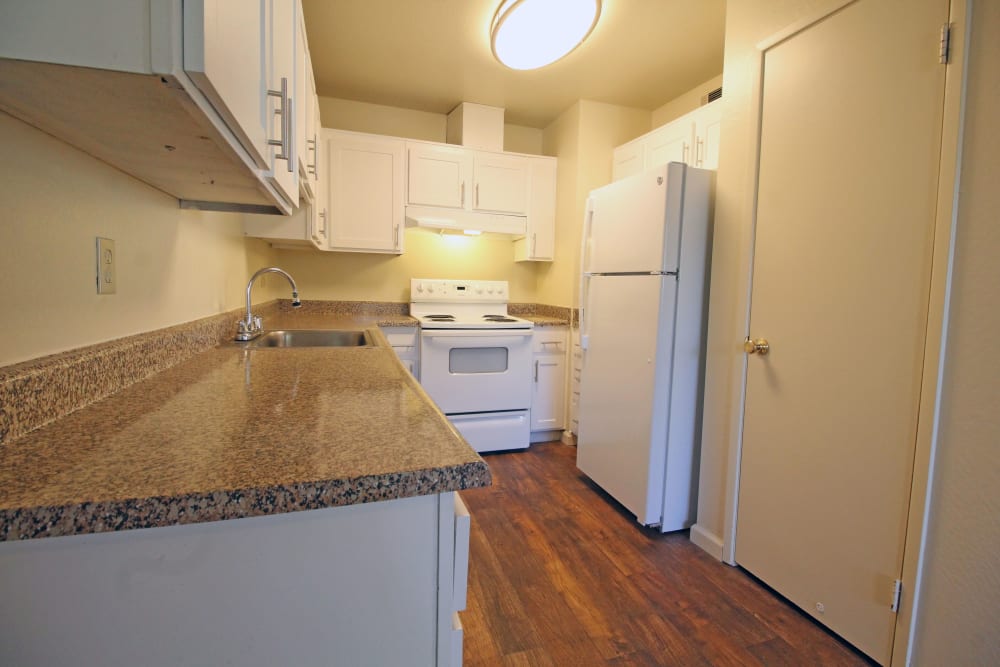 Kitchen of California Center Apartments in Sacramento, California