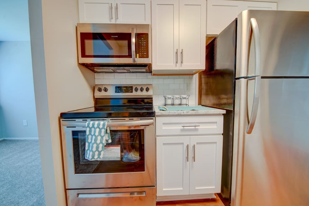 Bight kitchen at Beacon Pointe Apartments & Townhomes in Sparrows Point, Maryland
