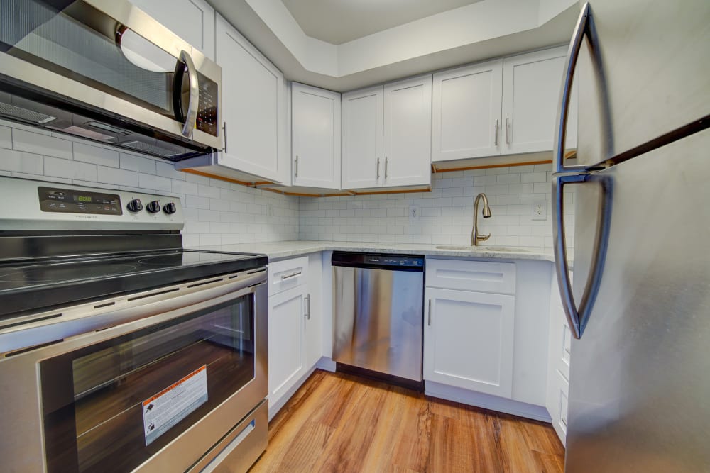 Stunning modern kitchen at Beacon Pointe Apartments & Townhomes in Sparrows Point, Maryland