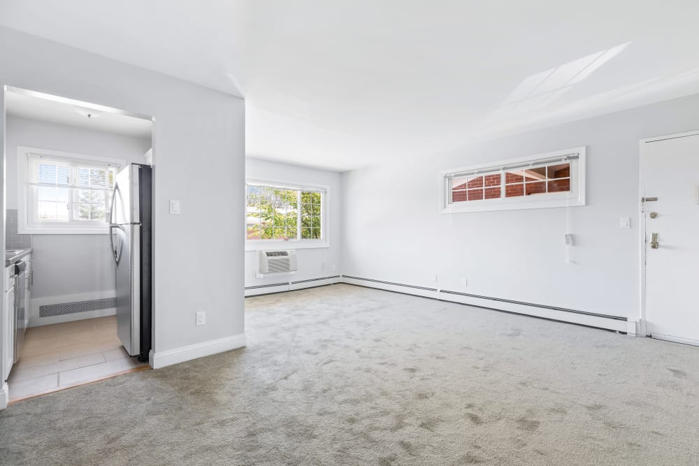 Spacious living area at Eagle Rock Apartments at Mineola in Mineola, New York