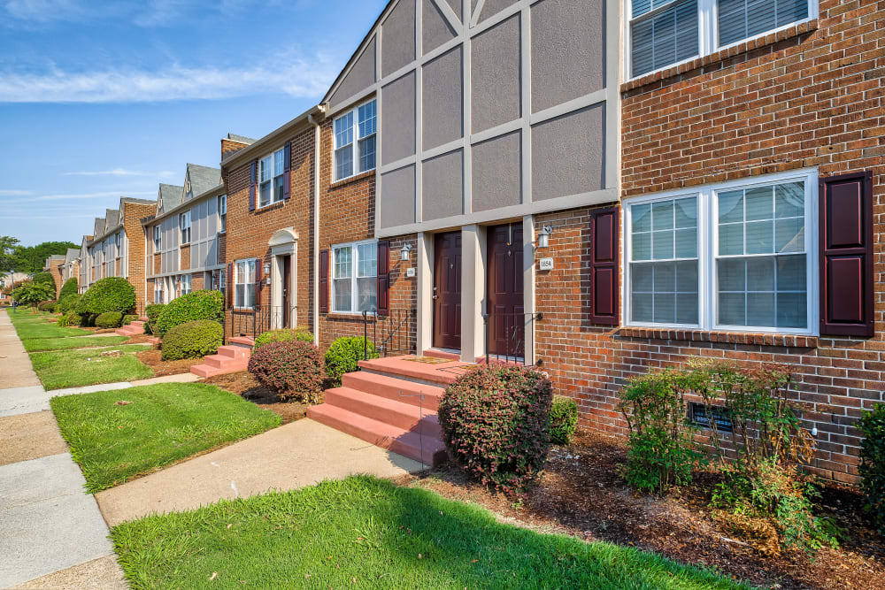 Exterior Apartment Homes at