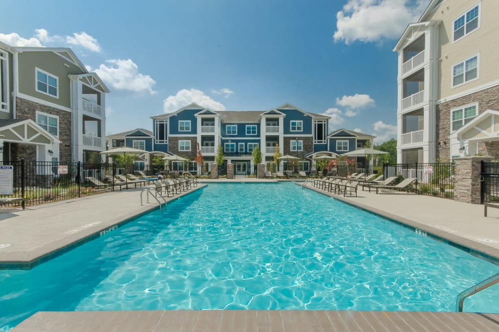 Oasis at Montclair Apartments offers a Swimming Pool in Dumfries, Virginia