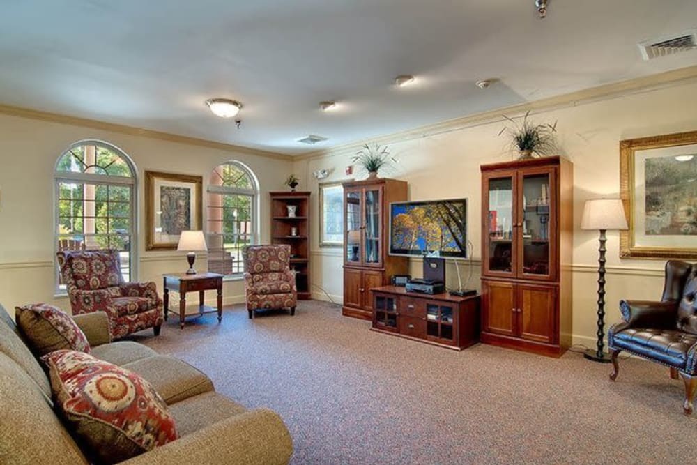 Community area with couches at Brentwood at Niles in Niles, Michigan