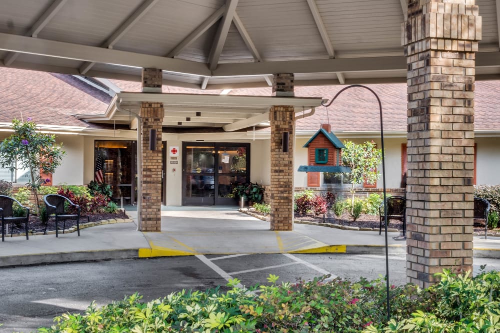 Exterior image of entrance at Forest Oaks of Spring Hill
