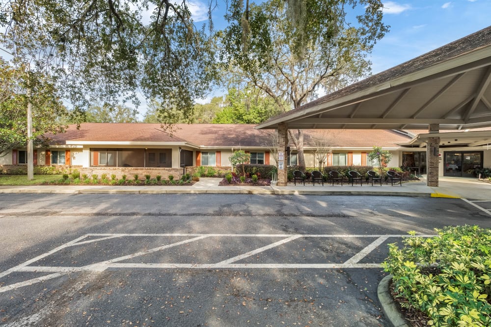 Exterior image of entrance at Forest Oaks of Spring Hill