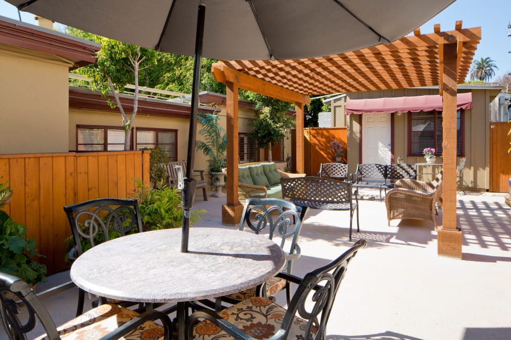 Courtyard photo of The Meridian At Bella Mar