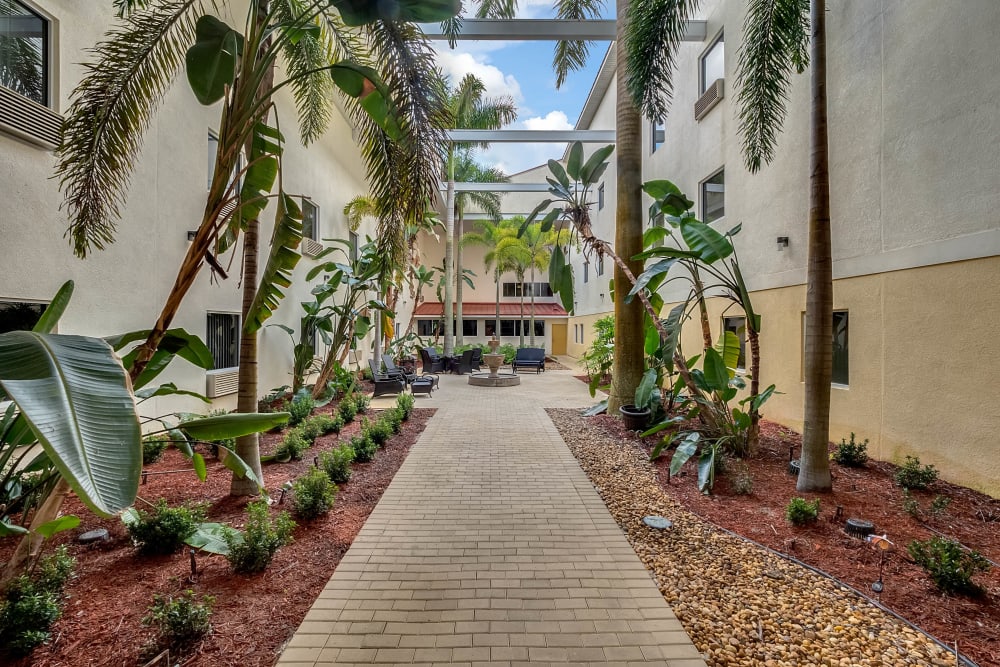 Outdoor walkway at {location_name}} in Lake Placid, Florida