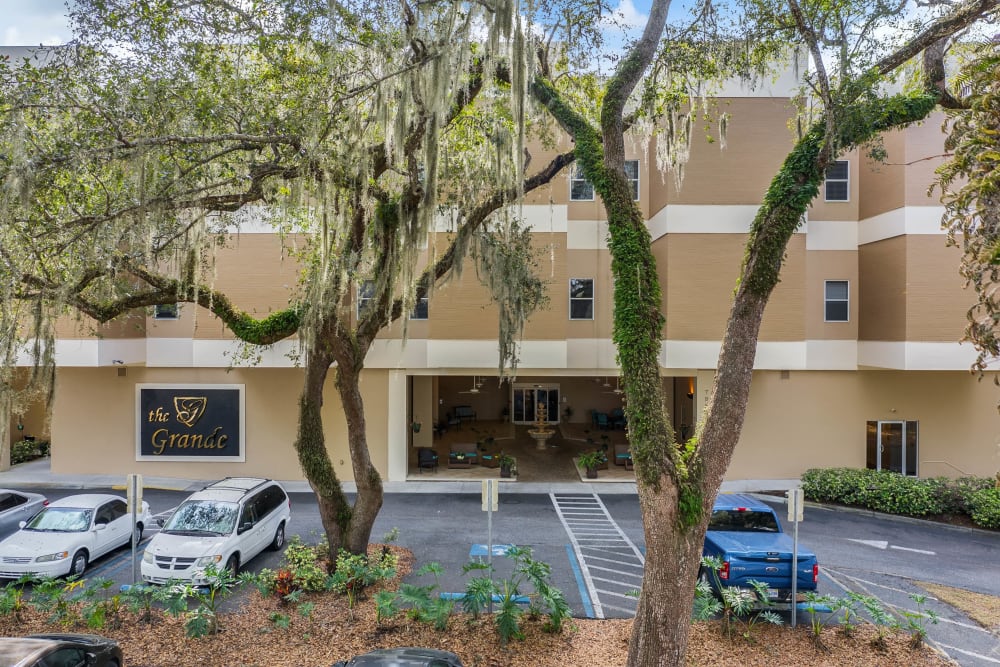 Outside view of the community at {location_name}} in Brooksville, Florida