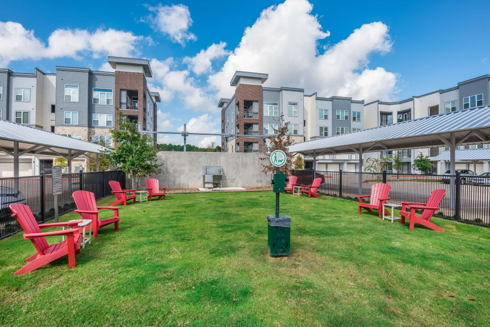 Outdoor lounge area at Enclave at Woodland Lakes in Conroe, Texas