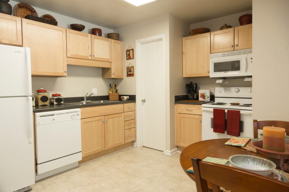 Kitchen view of Salem Wood Apartments in Salem, Virginia