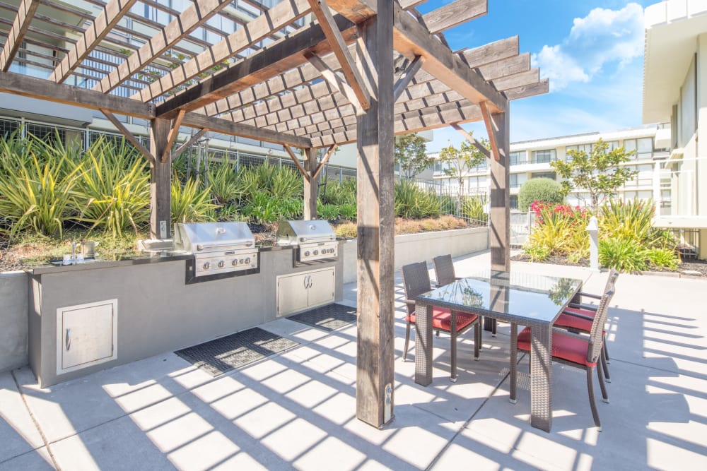 Grill area for residents at Skyline Terrace Apartments in Burlingame, California