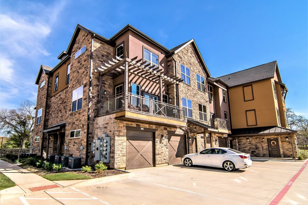 Exterior of Enclave at Grapevine in Grapevine, Texas