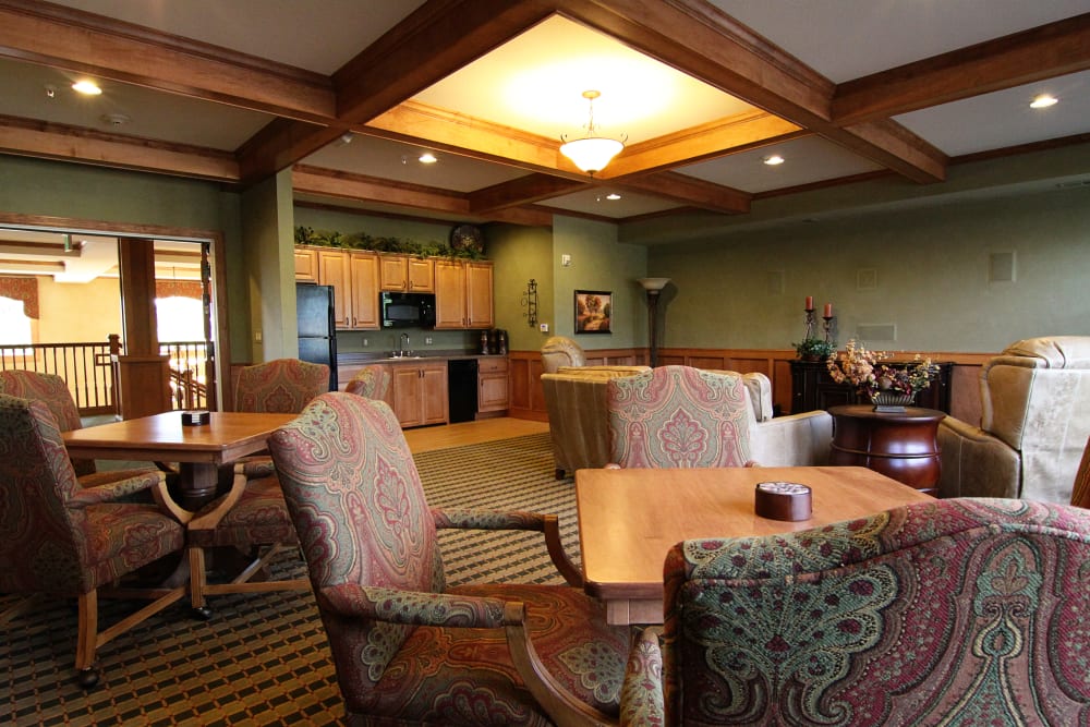 Resident dining room at Applewood Pointe of Bloomington at Southtown in Bloomington, Minnesota. 