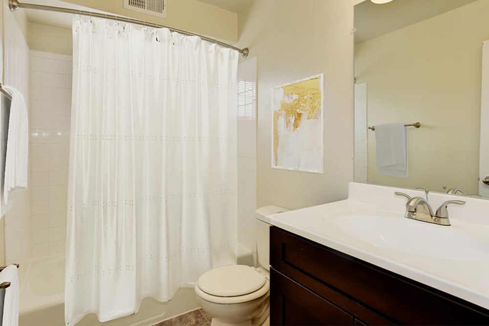 Bathroom with tub/shower combination at Glen Ridge Apartment Homes in Glen Burnie, Maryland