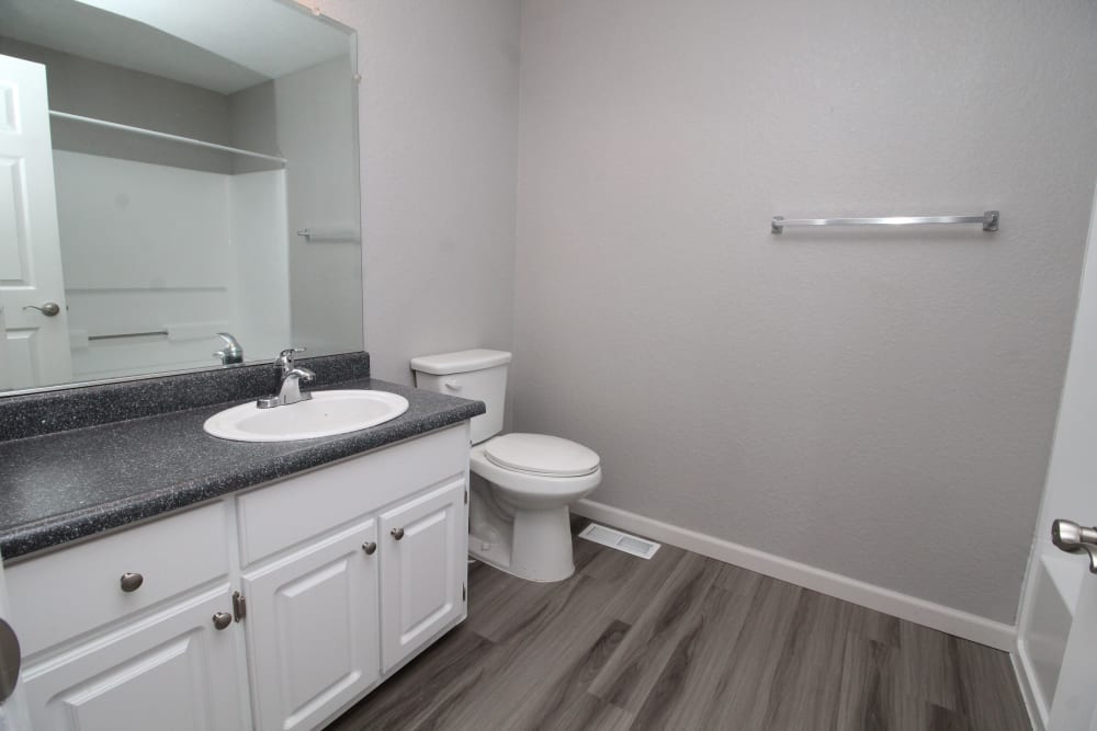 Large bathroom at Foothill Terrace in Auburn, California