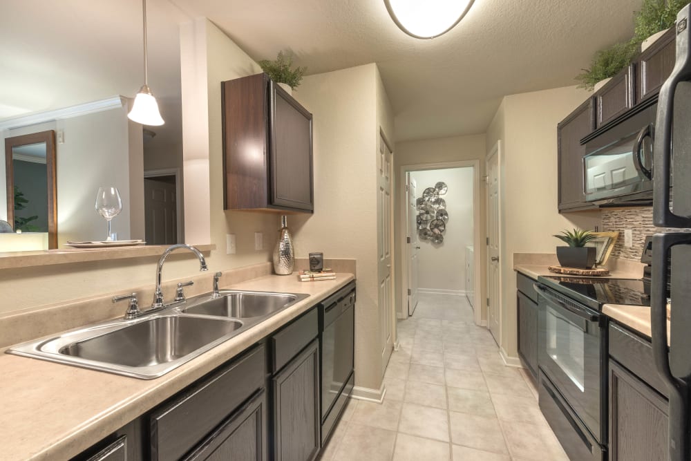 Bright kitchen at Olympus Hillwood in Murfreesboro, Tennessee