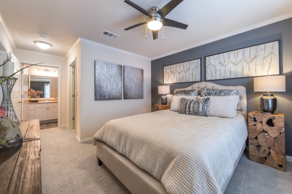 Primary bedroom at Olympus Hillwood in Murfreesboro, Tennessee