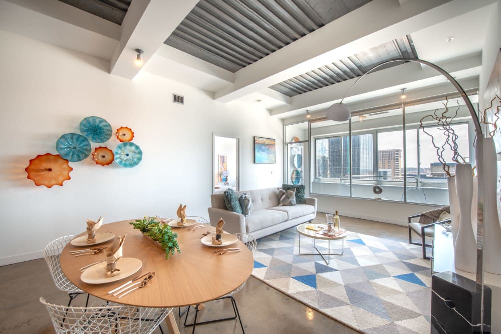 Contemporary living room of Mosaic Dallas in Dallas, Texas
