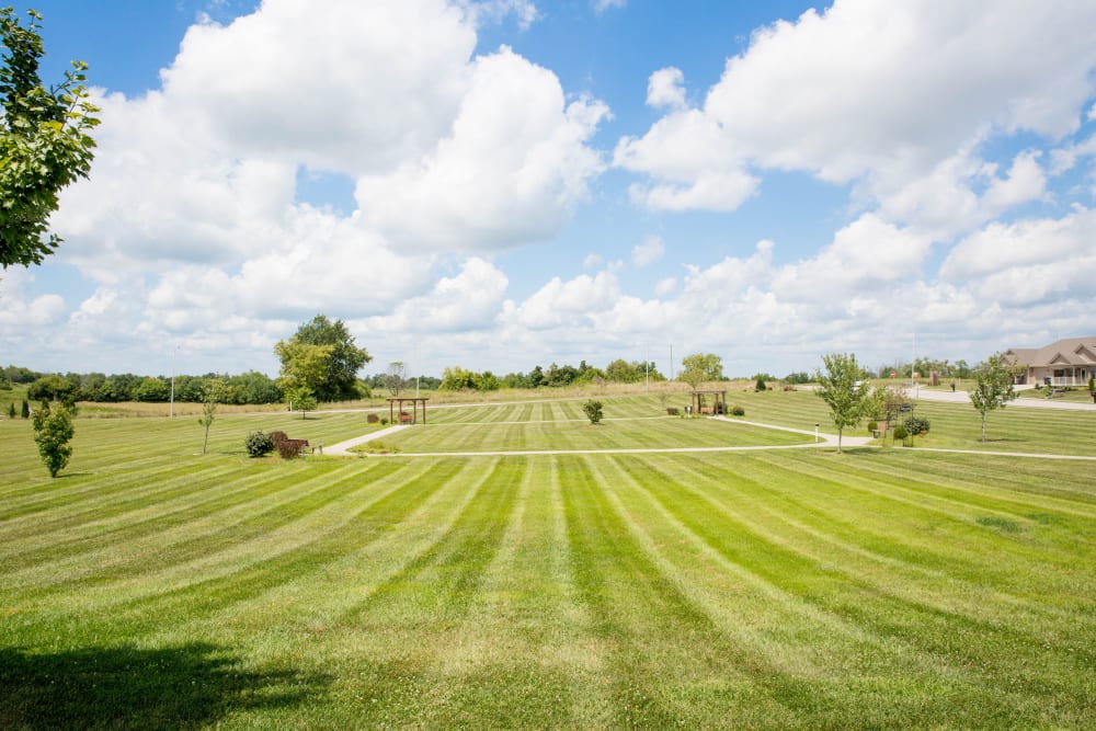 Sweeping view of lawn and grounds at Arcadian Cove in Richmond, Kentucky.