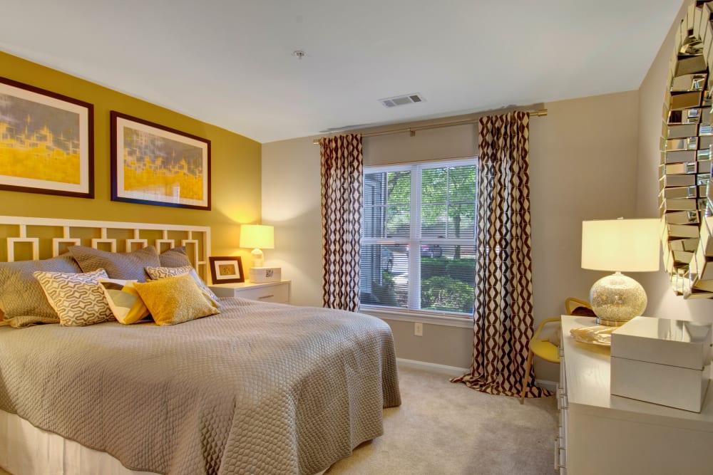 A spacious bedroom at Ellington Metro West in Westborough, Massachusetts