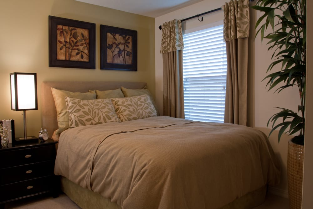 Bright, spacious bedroom at Abaco Key in Orlando, Florida