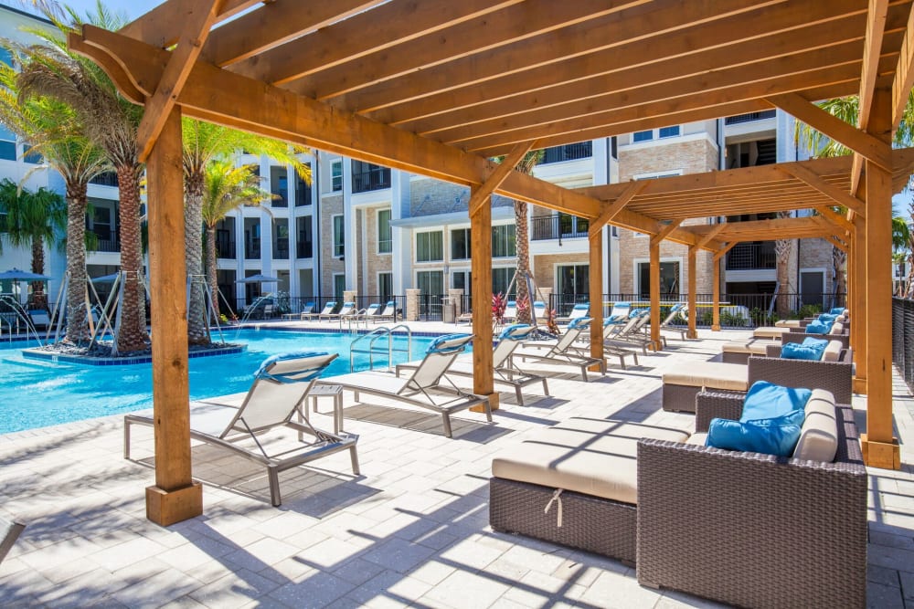 Poolside patio at Linden Audubon Park in Orlando, Florida