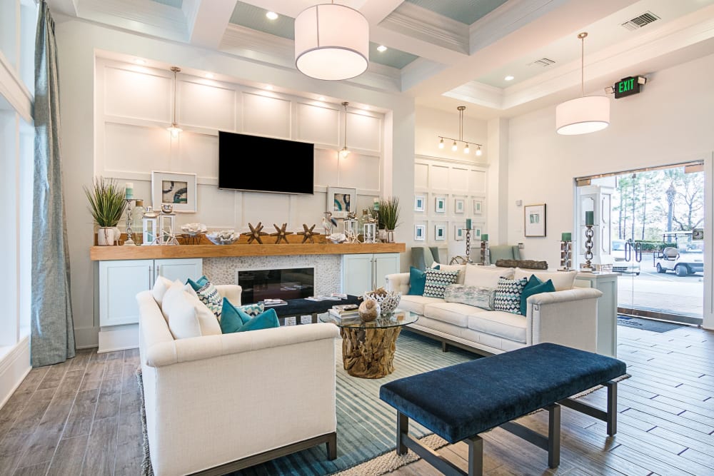 Resident lounge of Landings at Four Corners in Davenport, Florida