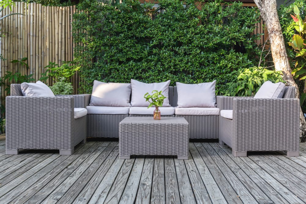 Outdoor lounge at Highland View Court in Bakersfield, California
