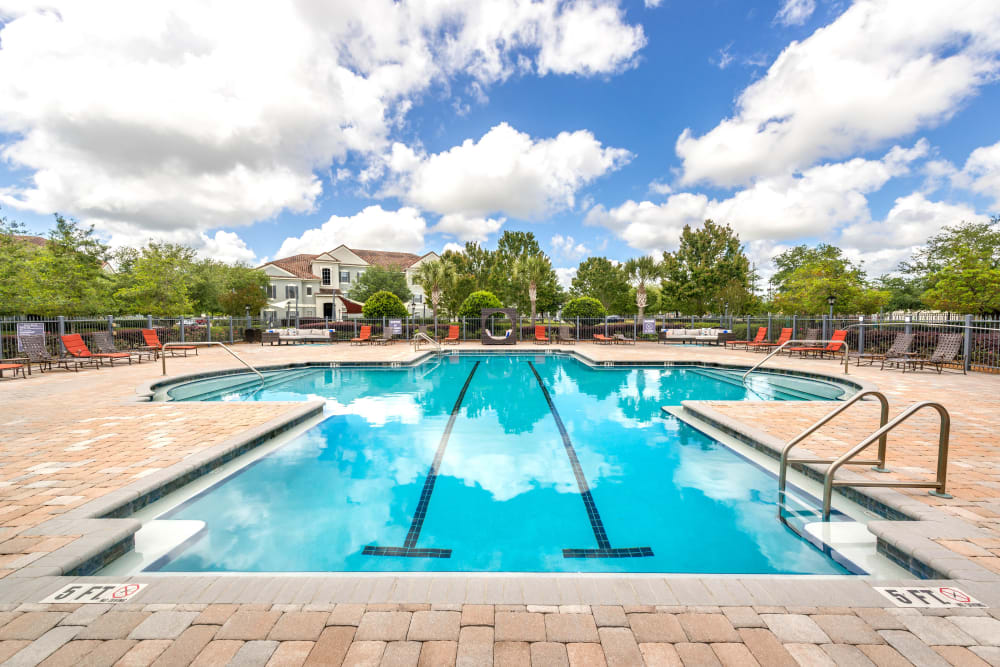 Beautiful resort-style swimming pool at Mirador & Stovall at River City in Jacksonville, Florida
