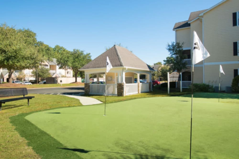 Onsite putting green at Walden at Chatham Center in Savannah, Georgia