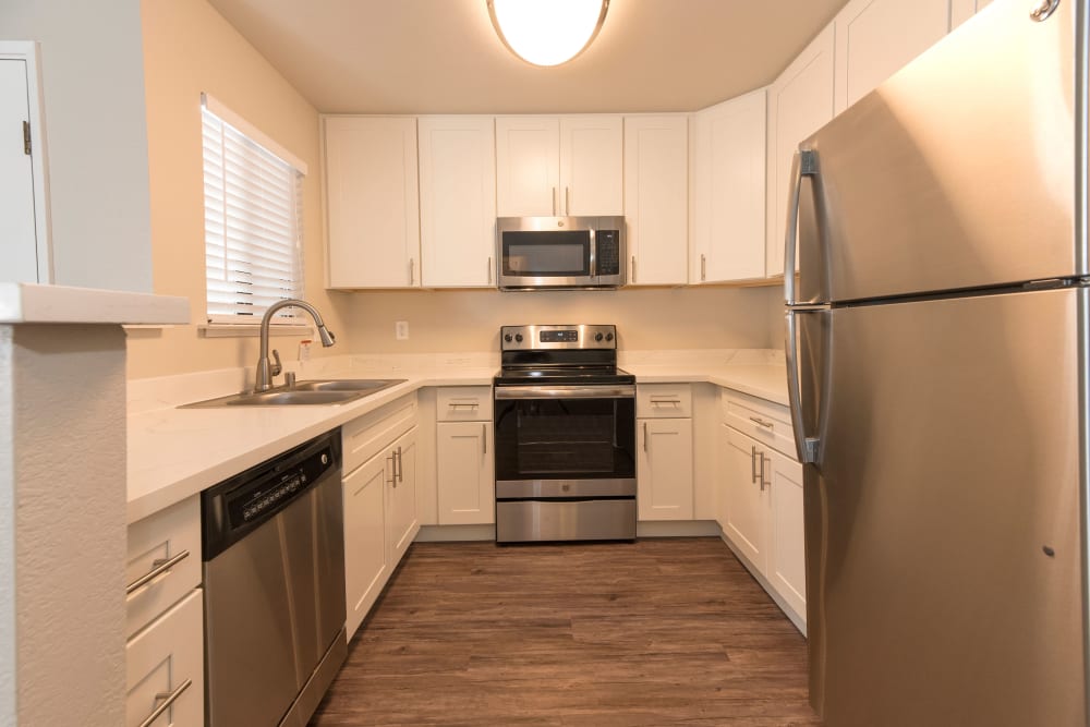Apartment kitchen at Park Ridge Apartment Homes in Rohnert Park, California