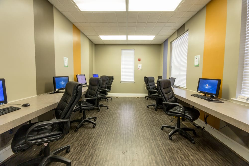 Business center computers at Belmont Landing in Farmville, Virginia