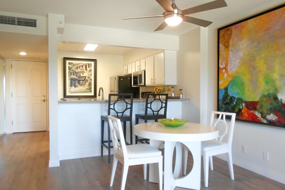 Extra amenities at Hillsborough Plaza Apartments in San Mateo, California