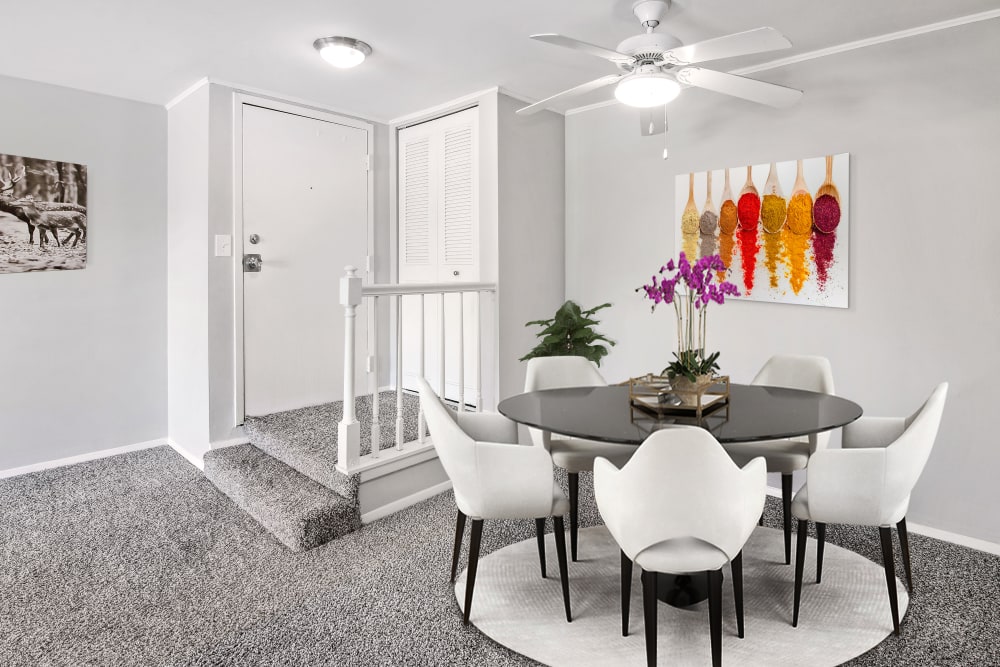 Dining room in apartments at Lakeside Apartments in Wheaton, Illinois